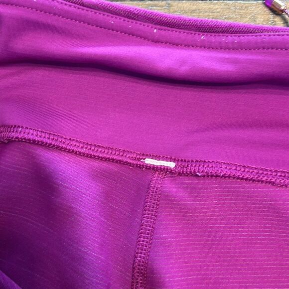 Lululemon capri leggings size 6. Camo - Picture 9 of 16